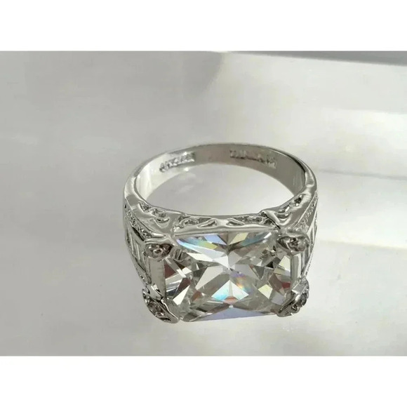 Sterling Silver Emerald & Baguette Cut Cubic Zirconia Vintage Ring - sz 8.25 - Picture 8 of 10